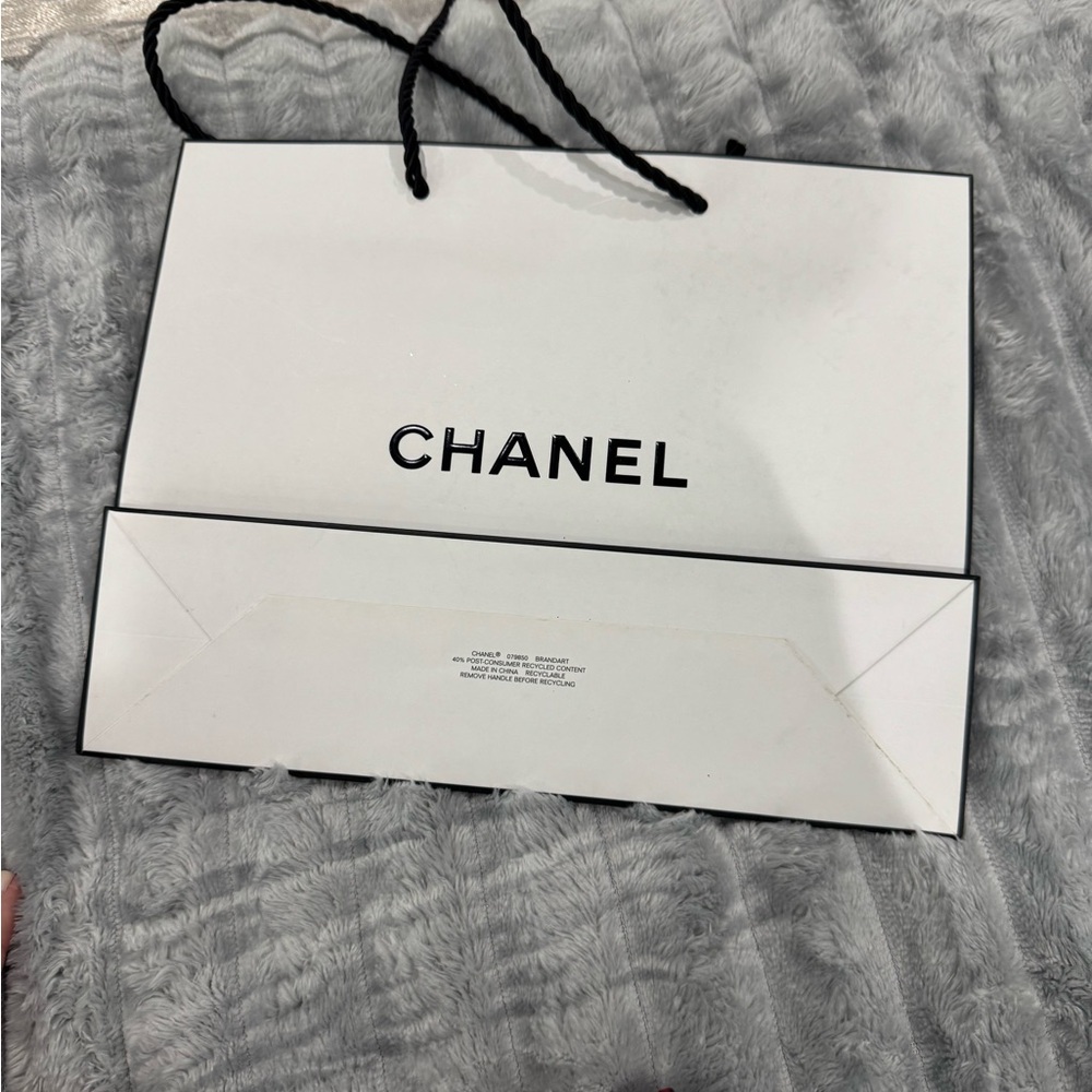 CHANEL Classic White Gift Bag
